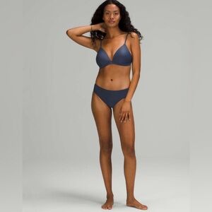 NWT Lululemon Waterside Swim Top D Cup Straight Strap color blue